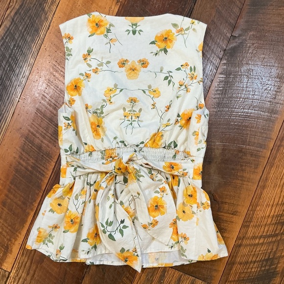 Essentielle by En Saison Yellow Floral Peplum Top Women’s Small - Picture 3 of 6